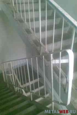 Лестничные ограждения (стальные перила) ЛО 17 - стандартные ограждения железо-бетонных лестниц