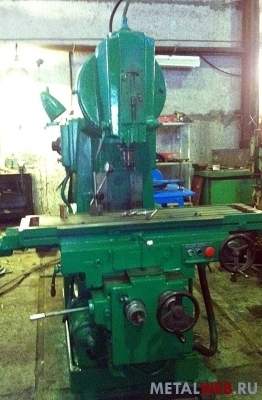 Вертикально-фрезерный станок 6Р12