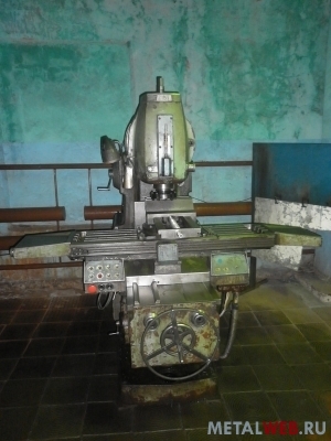 Станок вертикально-фрезерный 6Т12