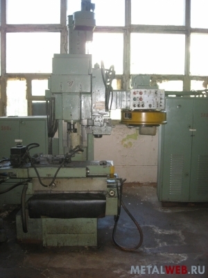 Полуавтомат вертикально-фрезерный с крестовым столом, ЧПУ и автоматической сменой инструмента ЛФ260МФ3