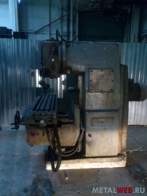 вертикально фрезерный станок б.у 6Р12