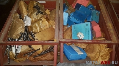 Продам склад инструмента, сверла, фрезы, метчики, развертки, резцы 40 тонн цена 2800000р