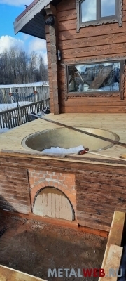 Закарпатский чугунный чан для купания над костром.