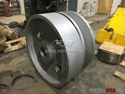 Маховик 4825408004 для щековой дробилки СМД-109