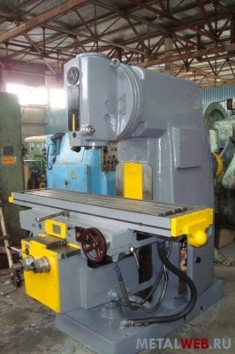 Вертикально-фрезерный 613  1989 г.в.