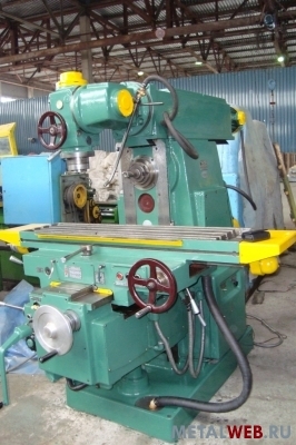 Широкоуниверсально-фрезерный 6Р82Ш