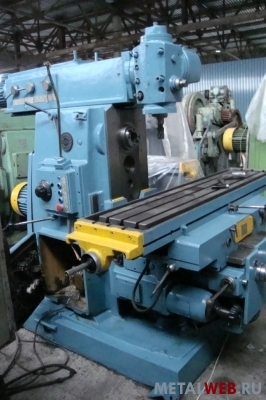 Широкоуниверсально-фрезерный 6Р83Ш